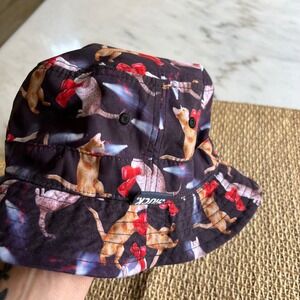 Chuck Original Bucket Hat Cats In Boots Reversible Pink‎ Polka Dot OSFM